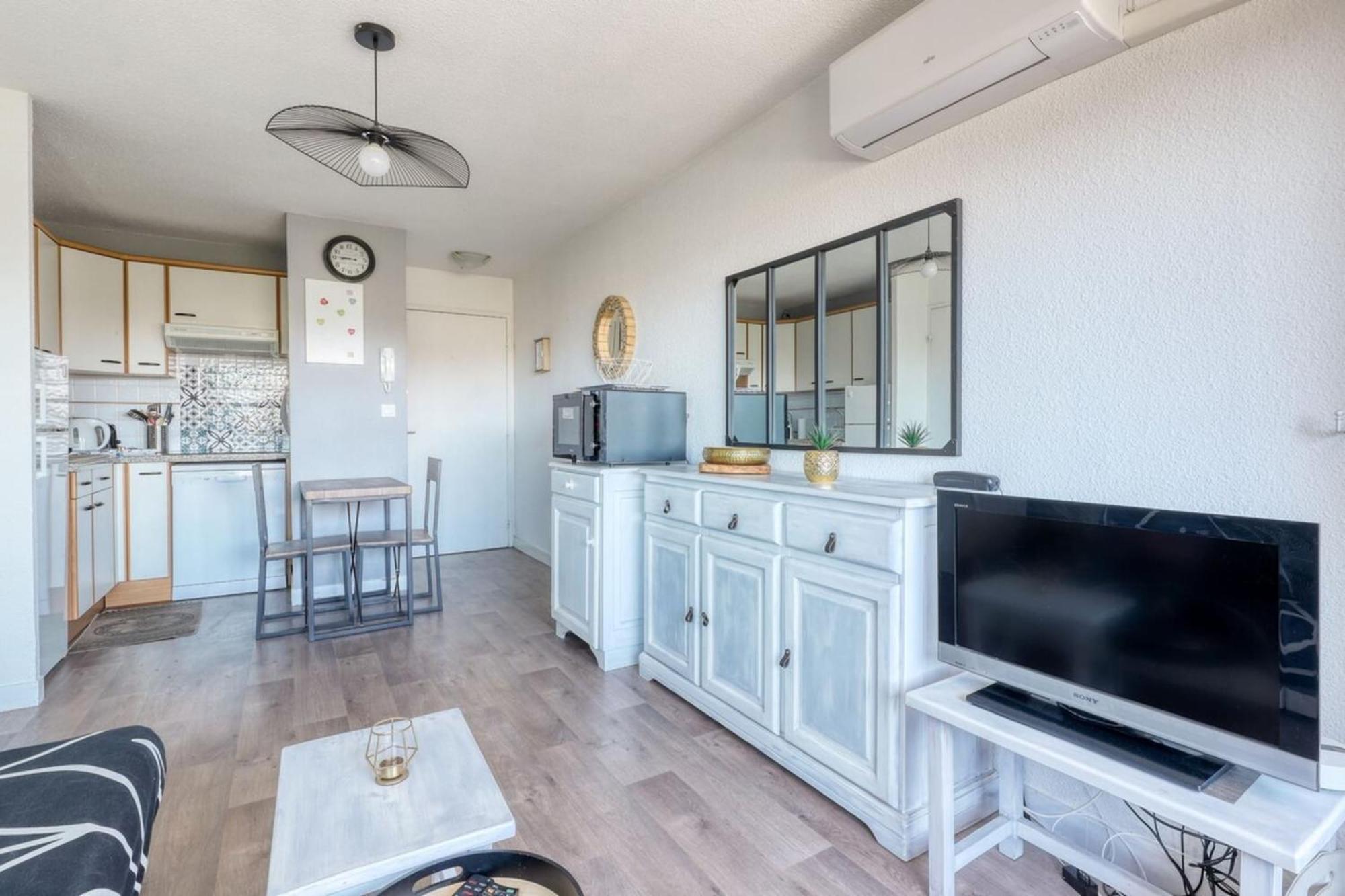 T2 600 M From The Beach! Air-Conditioned لو لا فاندو المظهر الخارجي الصورة